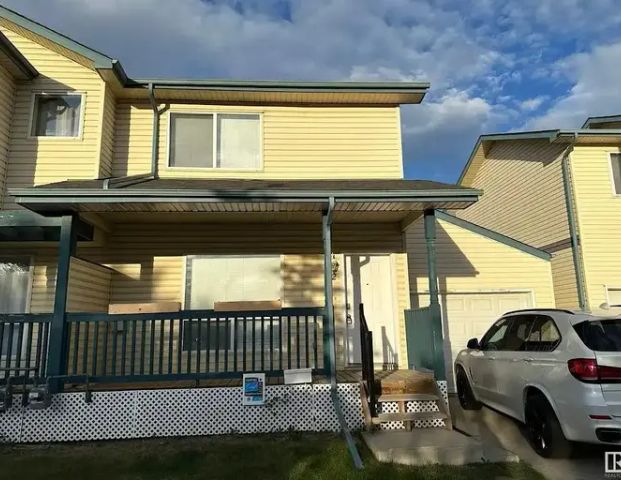 Beautiful, Central Townhouse with 2 Master Bedrooms! | 52 - 10909 106 Street, Edmonton - Photo 1