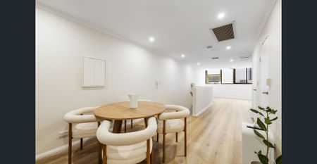 Light filled one bedroom with unbeatable convenience in Waterloo - Photo 2