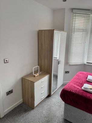 1 bedroom in a house share to rent - Photo 1