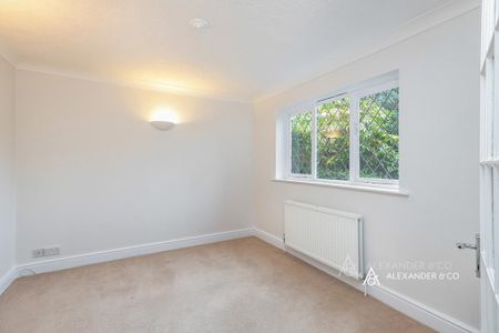 5 bedroom detached house to rent - Photo 3