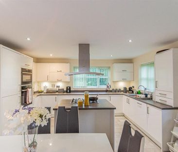 4 bedroom detached house to rent - Photo 5