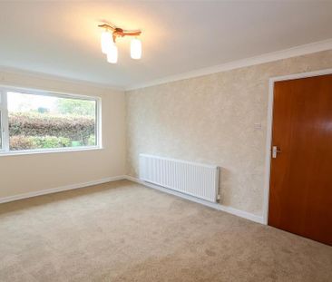 2 bedroom bungalow to rent - Photo 2