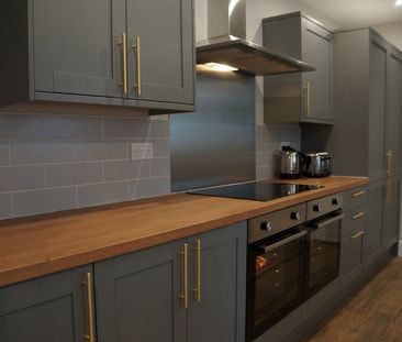 6 Bed Terraced House, Arundel Avenue, L17 - Photo 4
