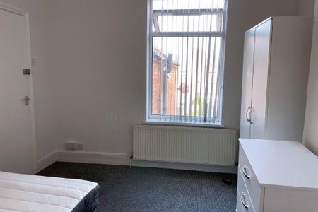 3 bedroom house share to rent - Photo 2