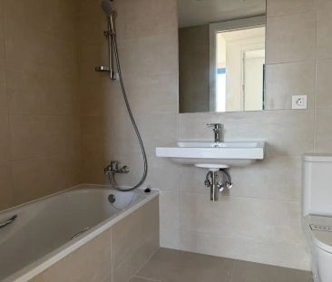 Piso de alquiler en Avinguda de Lloreda, Lloreda - Photo 5