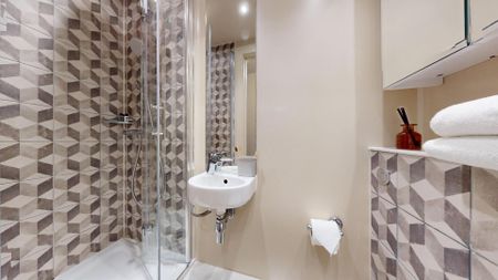 Ark, Crossharbour Plaza, London, E14 - Photo 5