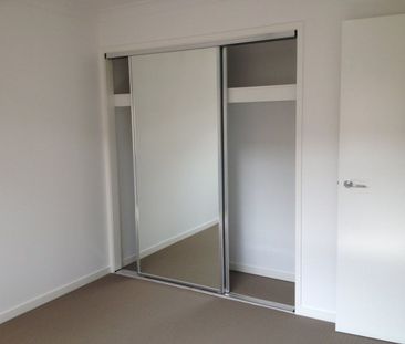 SPACIOUS DUPLEX IN PRIME LOCATION - Photo 2