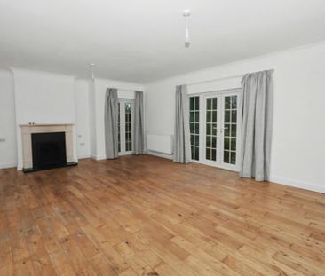 6 bedroom detached house to rent - Photo 2