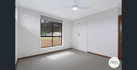 SPACIOUS FAMILY HOME! SOUGHT AFTER LOCATION! - Photo 5