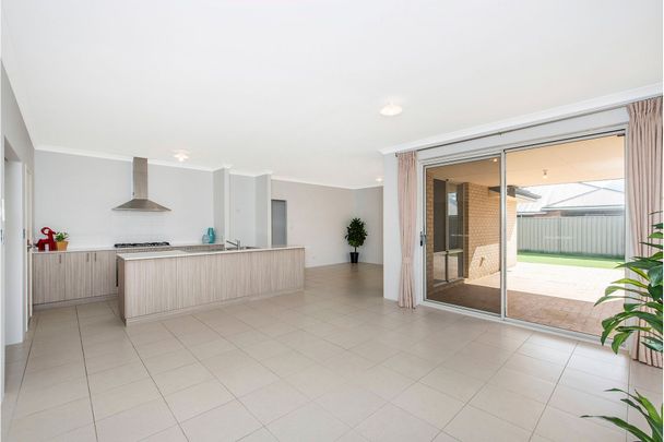 Level up in South Yunderup - Photo 1