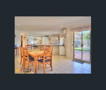 Family-Friendly 5-Bed Home: Modern Living with Nearby Amenities! - Photo 5