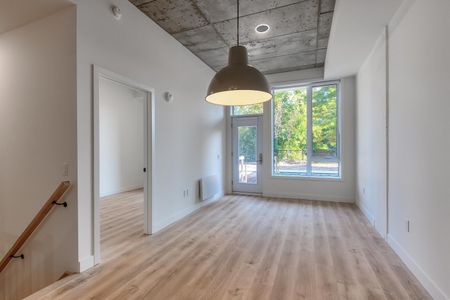 ERIN Condo apartments for rent in Pointe-Saint PSC - Photo 2