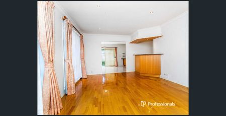 Charming Residential House in Mount Waverley - Photo 2