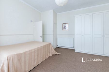 studio to rent Kerley Road, Bournemouth, Dorset, BH2 - Photo 3