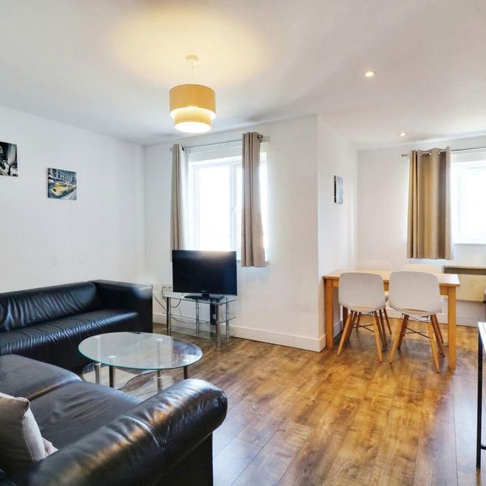2 bedroom flat to rent - Photo 1