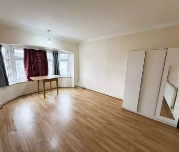 4 bedroom terraced house to rent - Photo 4