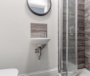 First Avenue, Hove - Photo 1