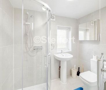 House share to rent - Photo 4