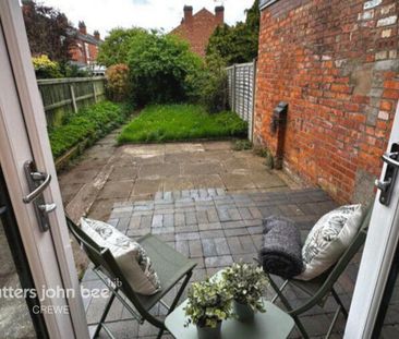 1 bedroom in a house share to rent - Photo 3
