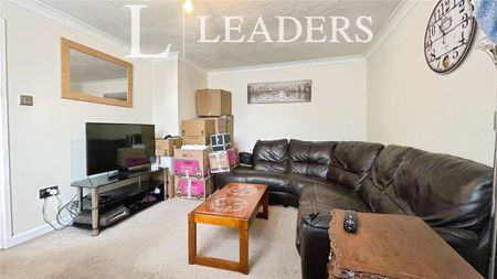 3 bedroom house to rent Beadel Close, Witham, Essex, CM8 - Photo 2