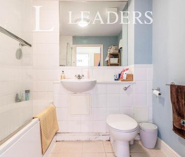 1 bedroom flat to rent - Photo 5