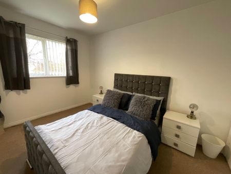 Price £825 pcm - Available Now - Furnished - Photo 5