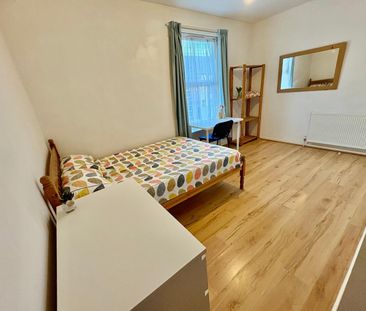 10 Bed Terraced House, Pomona St, S11 - Photo 5