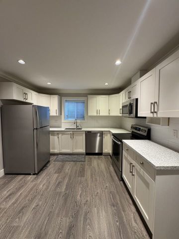 6739 Humphries Avenue apartment — Burnaby, BC (2-Bedroom) - 2 Bedroom - Photo 2