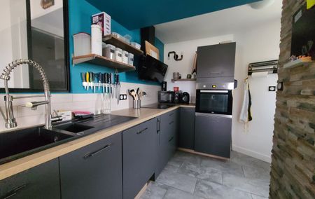 APPARTEMENT TRIPLEX MEUBLÉ QUIMPER – QUARTIER PRAT AR ROUZ 105 M² - Photo 2