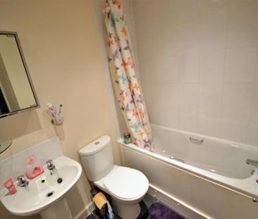 2 bedroom flat to rent - Photo 6