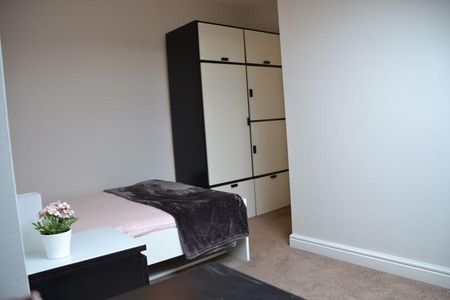 3 bedroom terraced house to rent - Photo 3