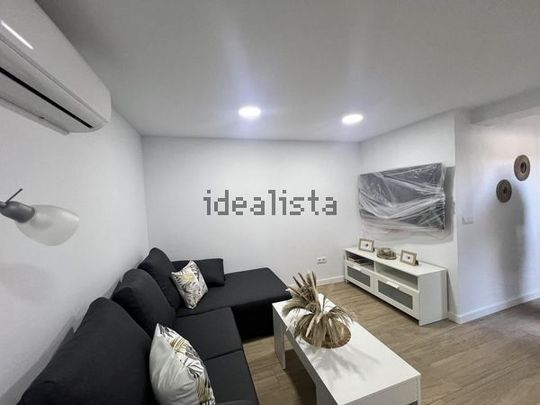 Alquiler de casa o chalet independiente en Calle Virgen de la Paz - Photo 1