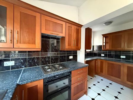 3 bedroom semi-detached house to rent - Photo 5