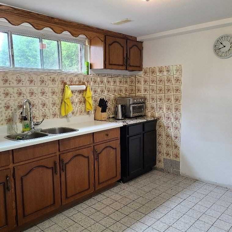 For Lease - 2379 Hensall Street Unit# Lower, Mississauga, Ontario - Photo 1