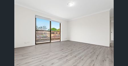 Spacious Family Apartment In The Heart Of Westmead - Photo 5
