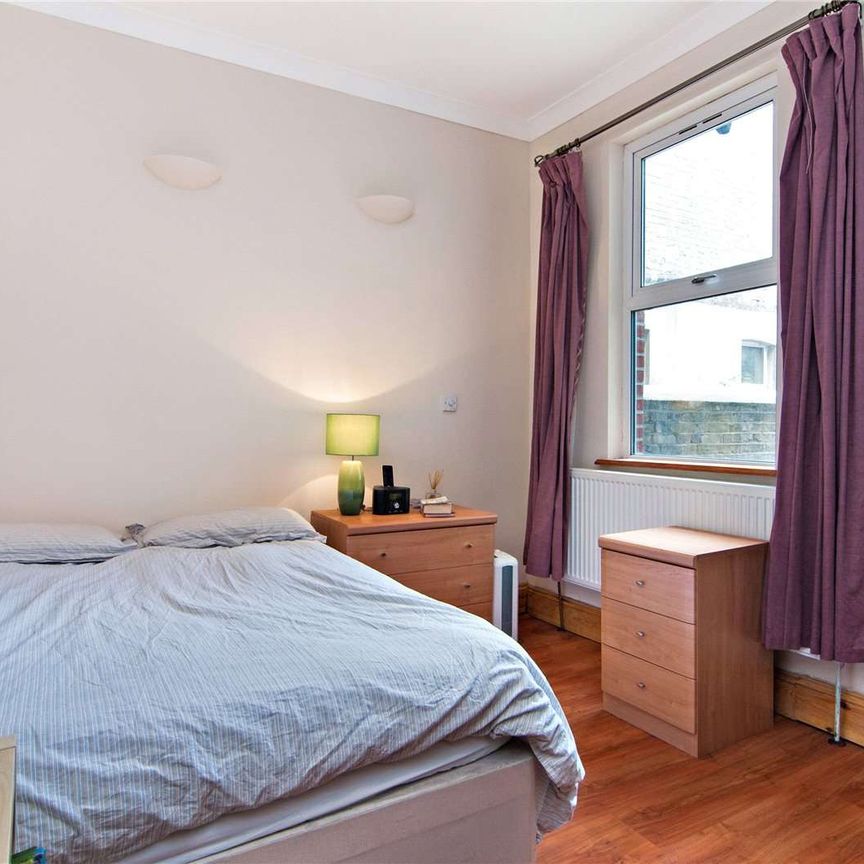 Three bedroom ground floor flat with a patio garden. - Photo 1