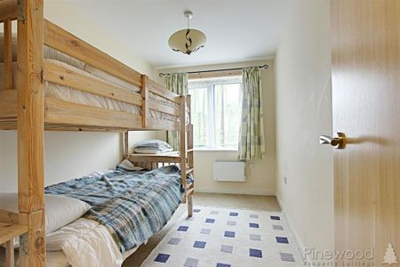 2 bedroom apartment to rent - Photo 2