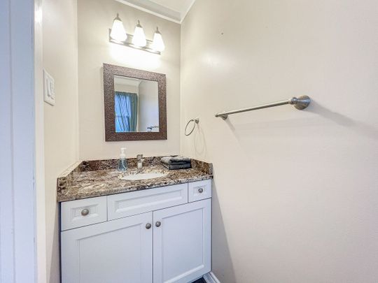 For Lease - 711 Osgoode Drive Unit# 4, London South, Ontario - Photo 1