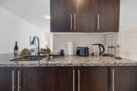 For Lease - 28 Linden Street Unit# 2708, Toronto, Ontario - Photo 2