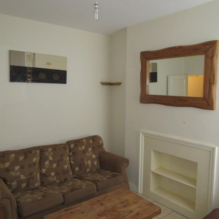 Great Student House, 56 University Avenue, Queens Quarter, Belfast, BT7 1GY - Photo 1