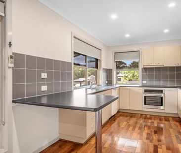 Quiet 4 Bed, 2 Bath, 2 Car Family Home in Yandina - Photo 5