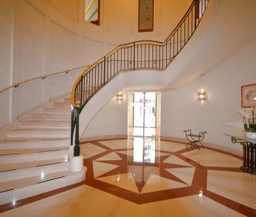 Location Appartement 1 pièce 33m² CANNES 06400 - Photo 2