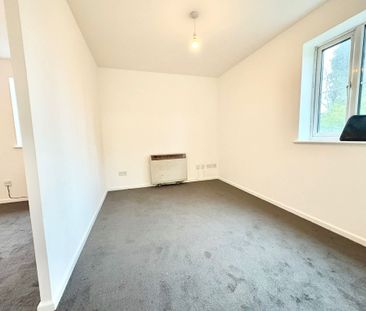 Taverner Close, Southampton - Photo 4