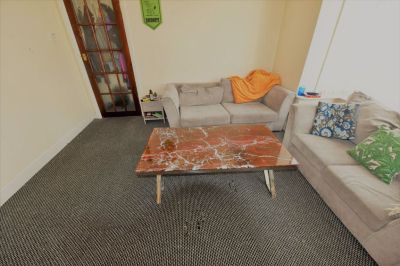 3 bedroom House in Mayville Road, Leeds - Photo 2