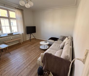 Lys og delevenlig lejlighed med nyt køkken og badeværelse – tæt på ... - Photo 1