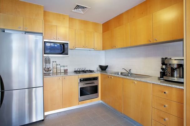 Unfurnished studio apartment in the Finger Wharf - Photo 1