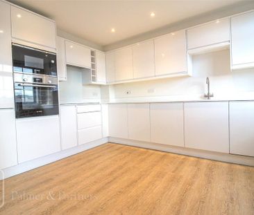 2 bedroom penthouse to rent - Photo 3