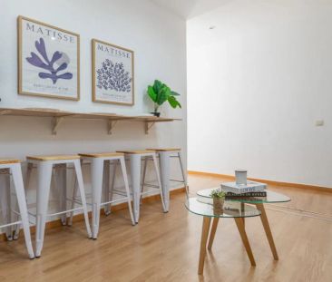 Lovely room for rent in 5-bedroom apartment, La Latina - Photo 3