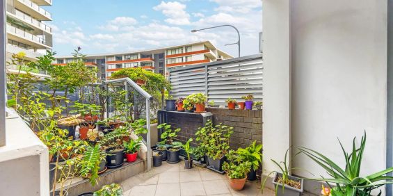 Dual Access | Large Internal | Great Location - Photo 3