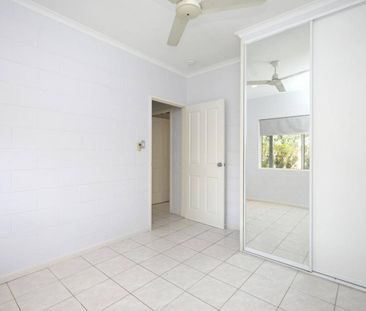 Fully Tiled - Huge Patio - Large Shed - Pool - Solar - Rear Access - Photo 4